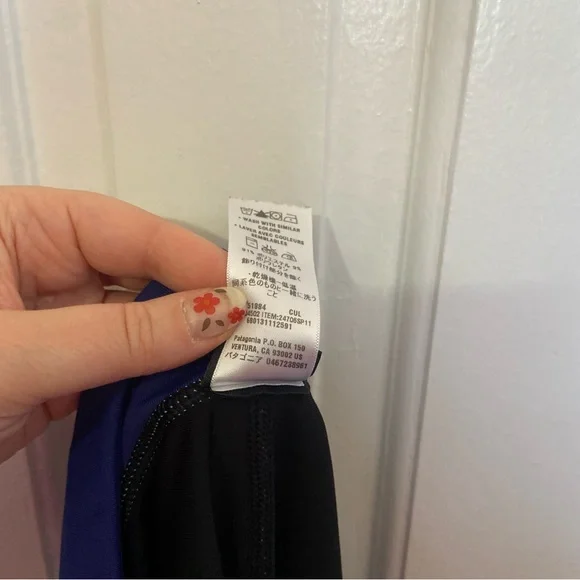 Patagonia Athletic Skort with Shorts in Blue Floral - Medium - Picture 4 of 6